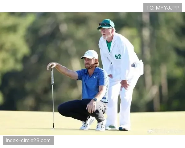 弗利特伍德与长期球童分道扬镳